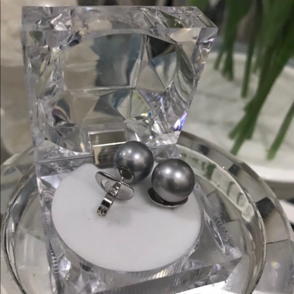 SOUTH SEA PEARL IN 18K SAUDI WHITE GOLD SETTING
